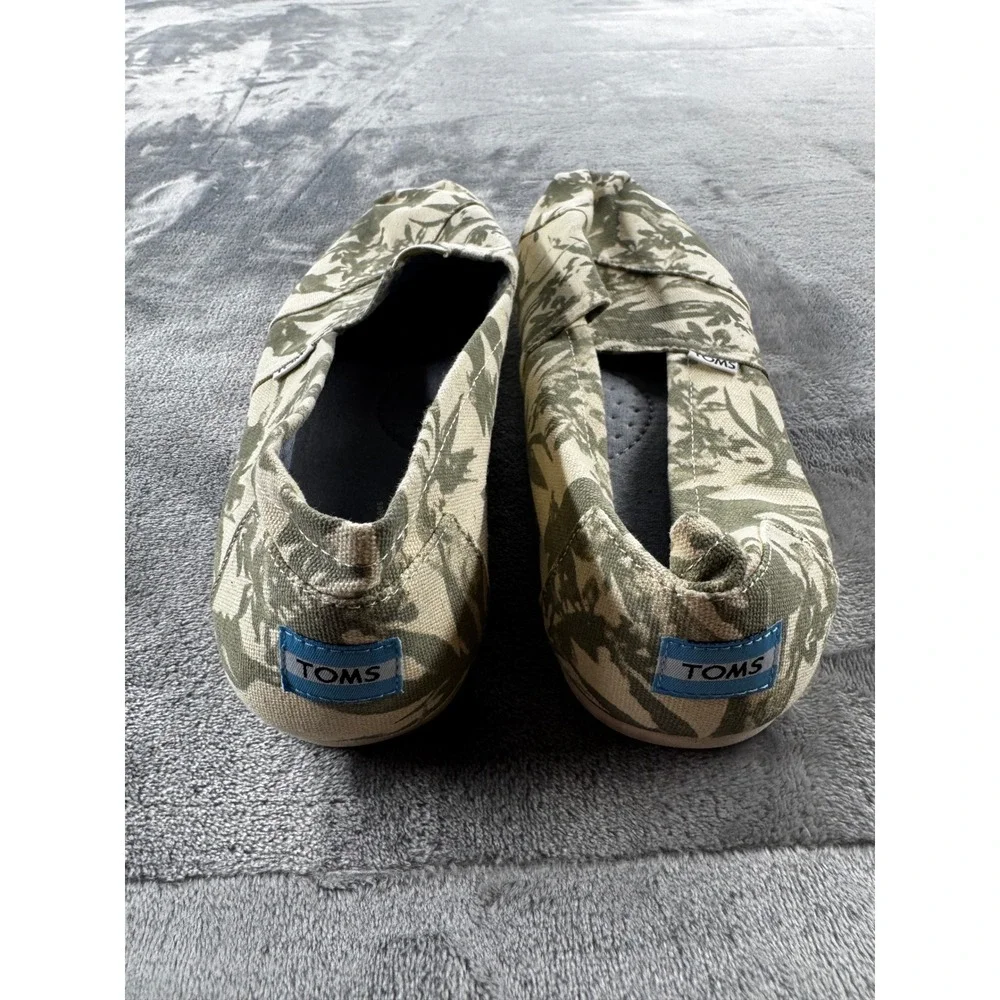 TOMS Alpargata Slip On Mens Size 12 Green Tan Leaf Print Canvas Flats 0001
